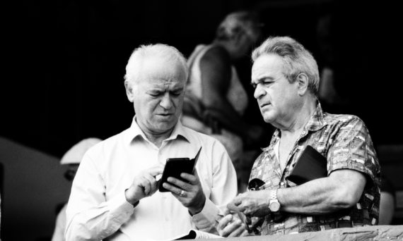 Social Media for Seniors: Overcoming the Fear of Technology